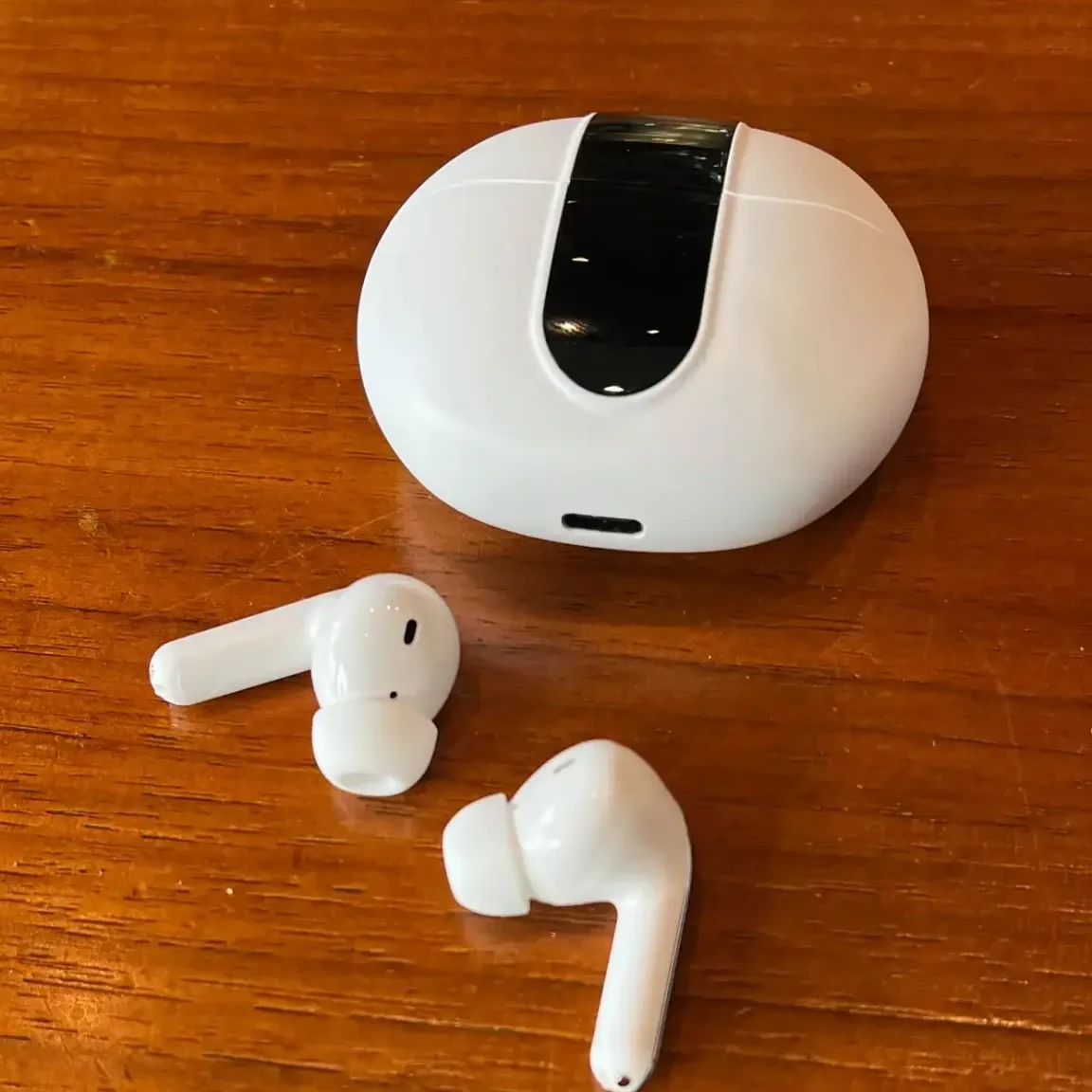 Foto original de fones de ouvido antes da transformação